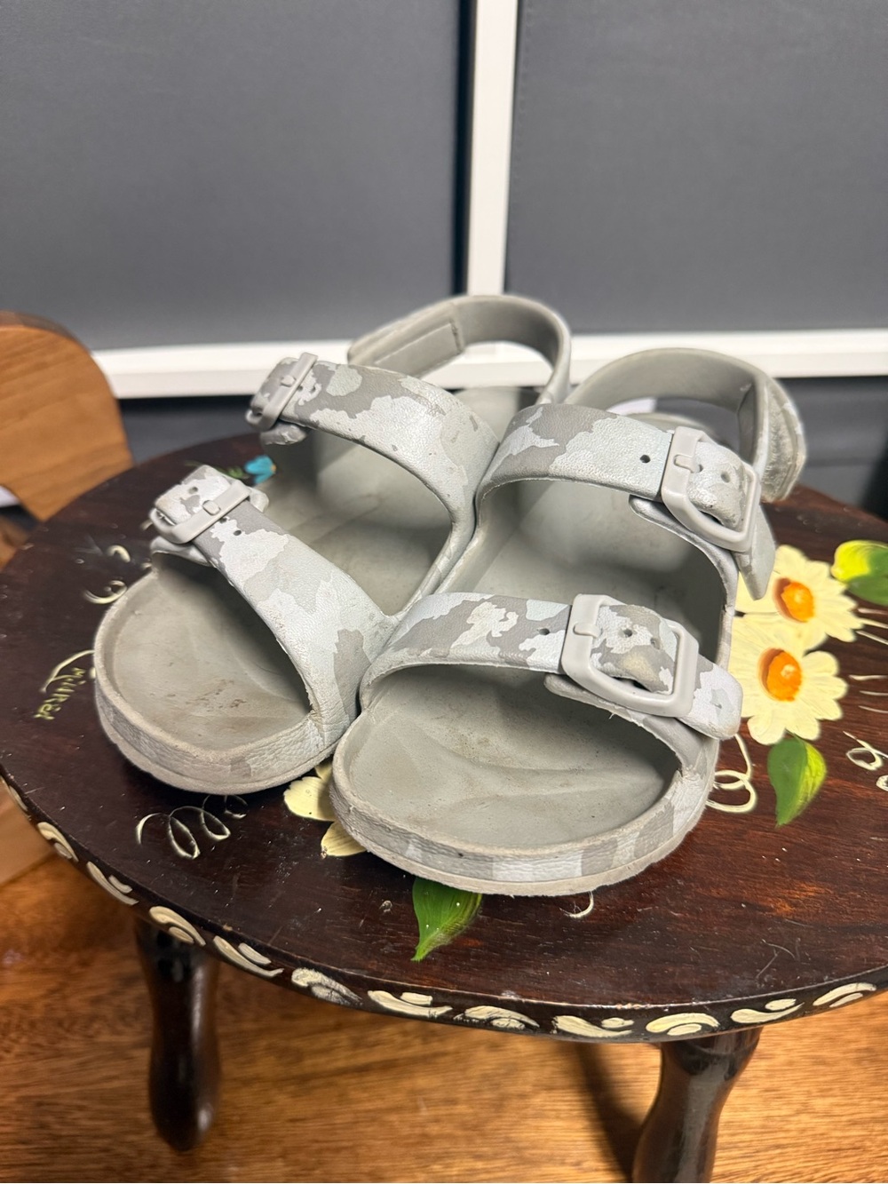Kids Gray Camo Adjustable Strap Sandals
